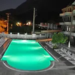 Hotel Akasia 3*