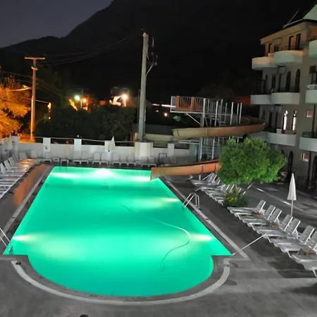 Hotel Akasia 3*